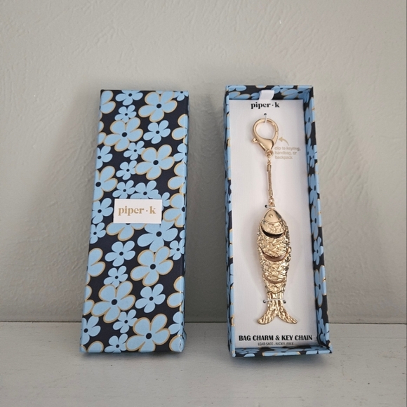 NWT Piper K Gold Fish Bag Charm/Keychain - Picture 1 of 3